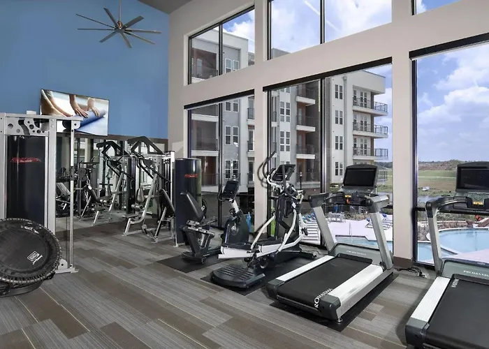 The Stockyards Junction -pool, Gym & Free Parking * Fort Worth