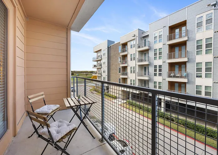 The Stockyards Junction -pool, Gym & Free Parking Apartment *